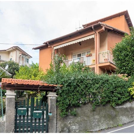 Villa Silvia, Indipendente Con Giardino Privato E Garage Варацце Екстер'єр фото